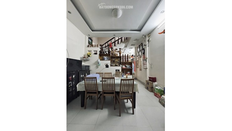 BÁN NHÀ PHÚ NHUẬN HXH 80M2 3 TẦNG NGANG GẦN 5M 4 PN HẺM THÔNG KD THÍCH QUẢNG ĐỨC  GẤP BÁN 8.8 TỶ.